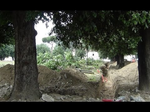 Aversa (CE) - Parco Pozzi, proseguono lavori di riqualificazione (15.06.15)