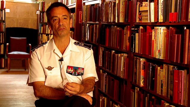 Web-Série A l'école des nageurs de combat : entretien avec le contre-amiral ISNARD