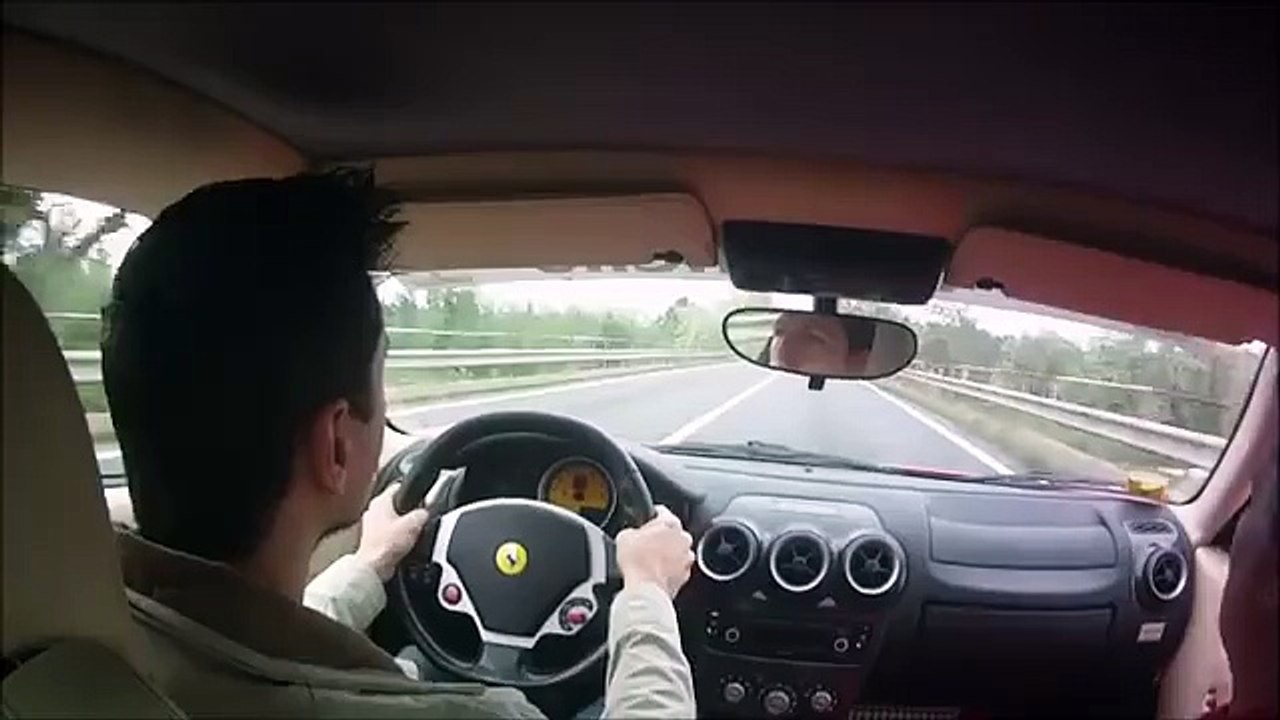 Brasileiro quase bate Ferrari em test drive na Itália