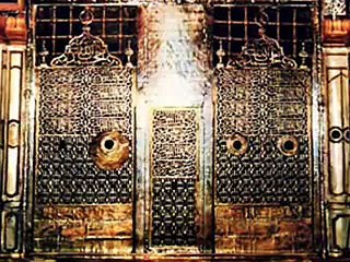 Chul Nabi Day Dar Tay Punjabi Naat Video by Mushtaq Attari