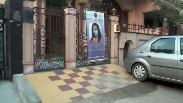 Quick Tour of Rajouri Gardens—Delhi, India on 2/21/2013