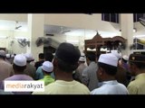 DS Anwar Ibrahim mengimamkan Solat Maghrib di Masjid Kg Pulau Pisang Kedah