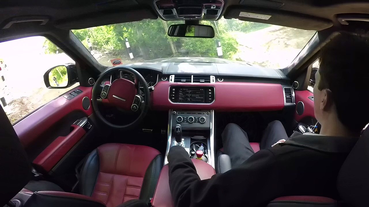 Le Range Rover Sport commandé au smartphone