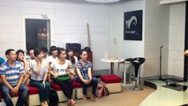 MC Vân Anh hướng dẫn học viên MC 5 tạo sự tự tin trên sân khấu