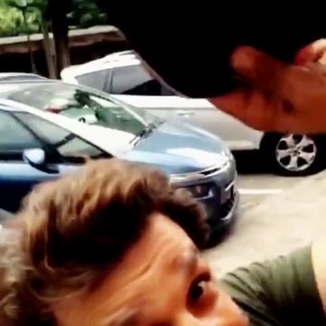 Flavio Insinna arrivato a Soragna (Parma) per La Macchina della felicità