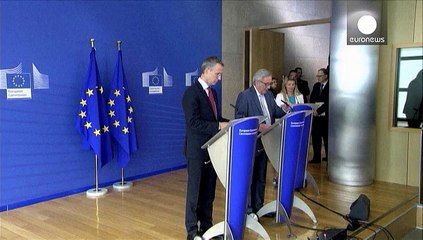 Скачать видео: Juncker vs Tsipras: