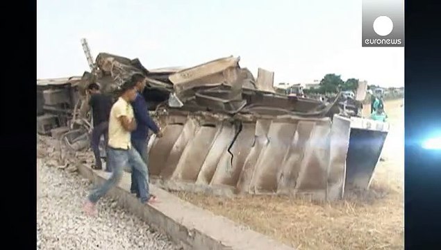 مقتل واصابة العشرات في حادث تصادم قطار بشاحنة في تونس