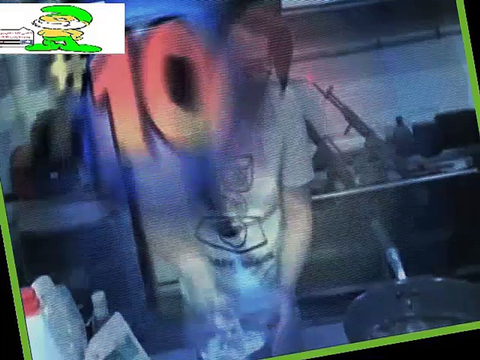 طباخ ماهر من كوريا الشمالية يطبخ نووى