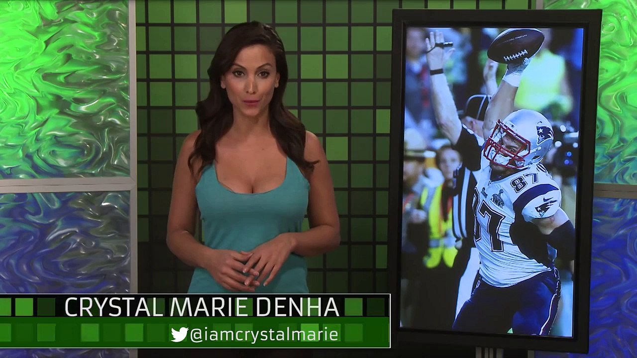 Rob Gronkowski Chugging Beers at Patriots Victory Parade