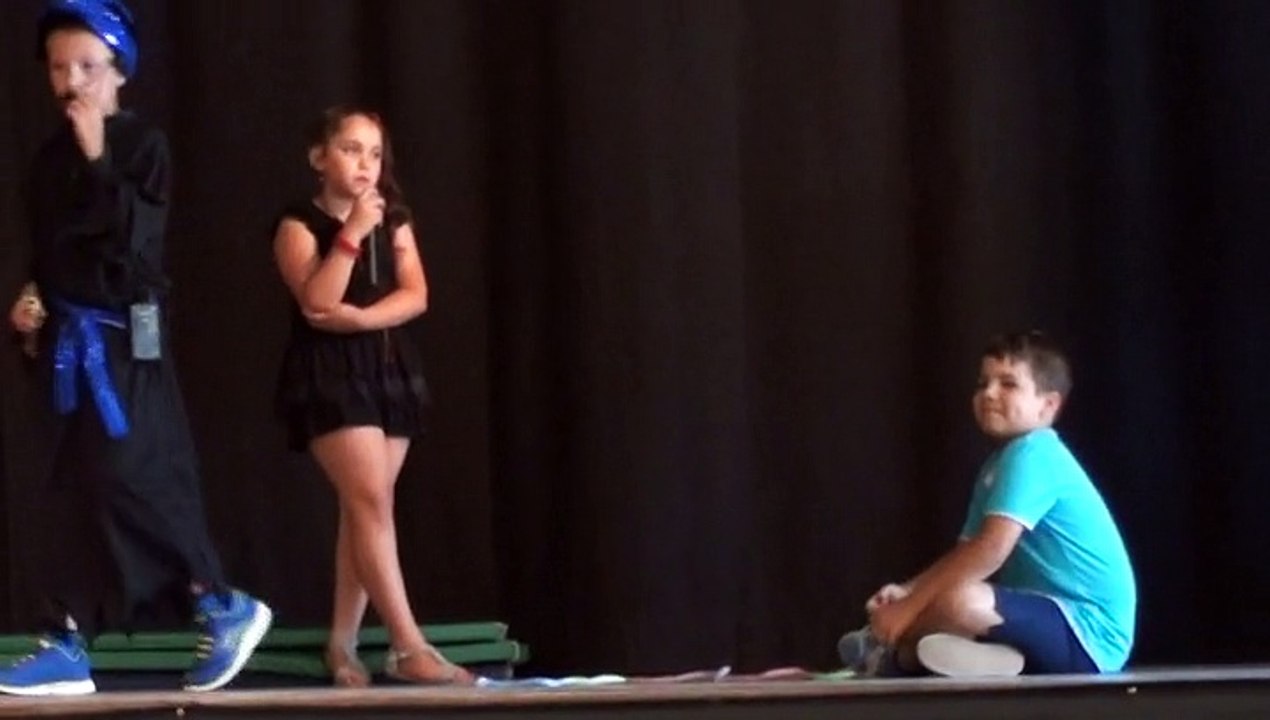 Mahé, présentatrice de spectacle