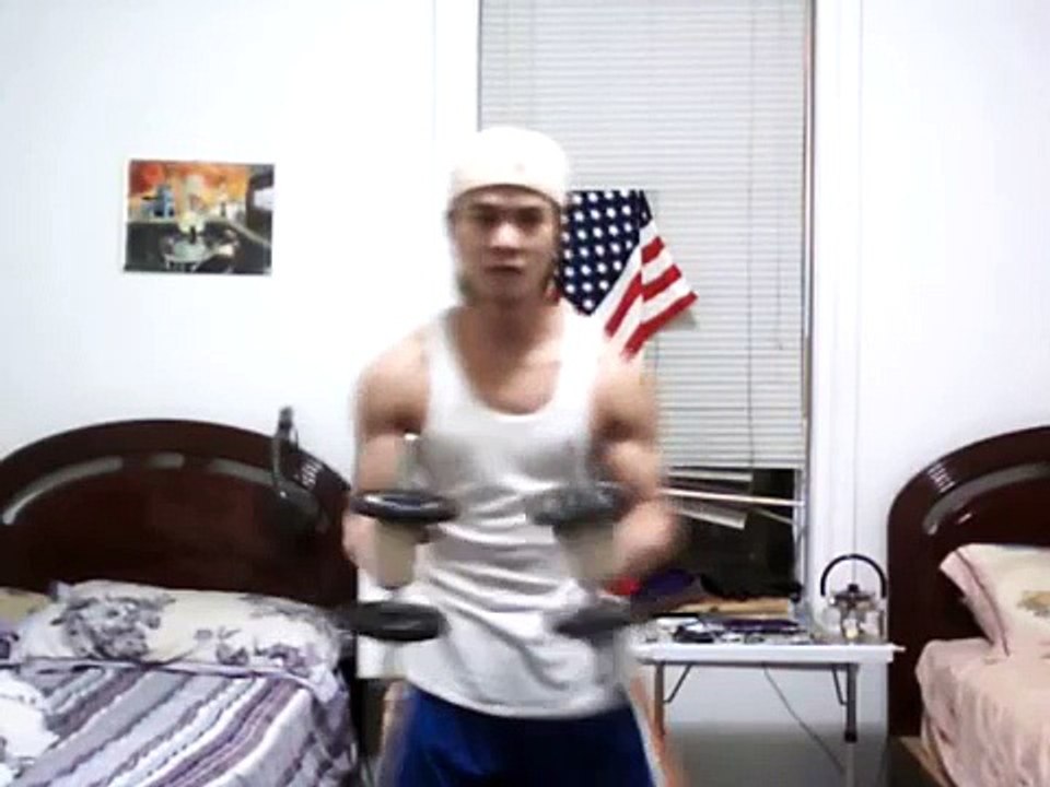 肌肉男與啞鈴