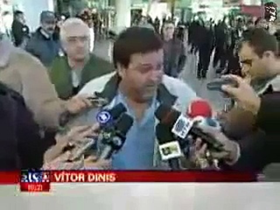 Confusão no aeroporto na chegada do Moretto @ Benfica 2006