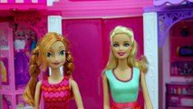 Barbie and Anna Go Shopping at the Mall and Nail Salon Malibu Ave Belle Rapunzel Frozen