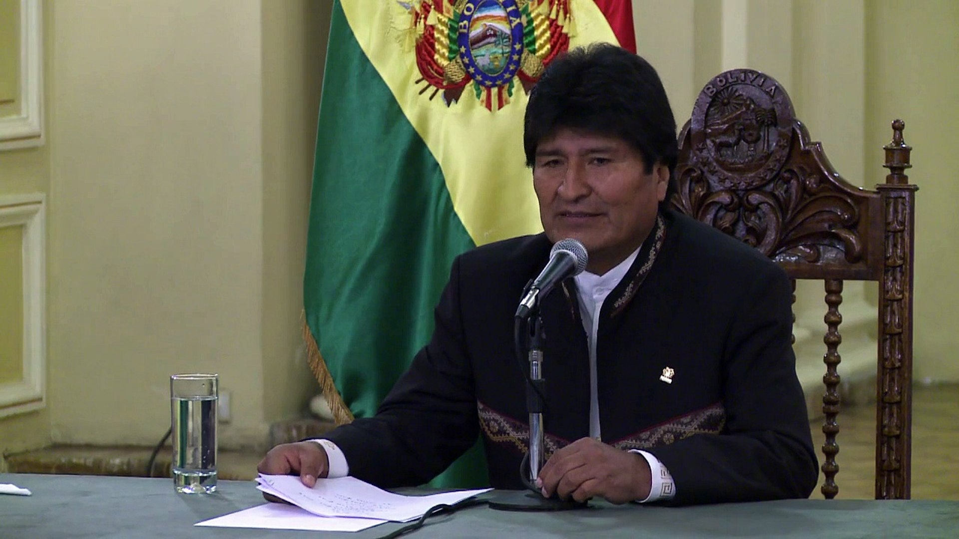 Morales felicita
