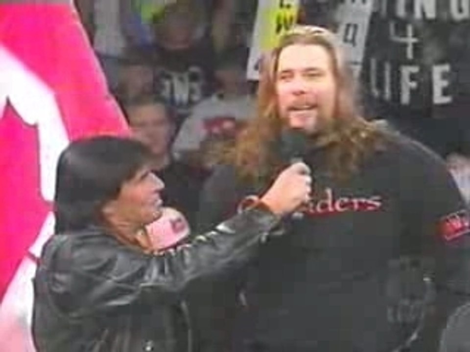 nWo announce arrival of Bret Hart