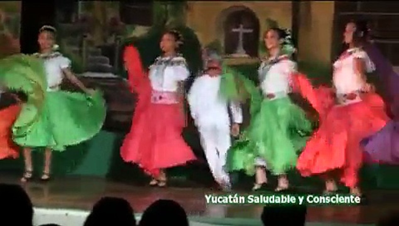 Noche Mexicana Paseo Montejo Merida Yucatan Mexico Baile 2