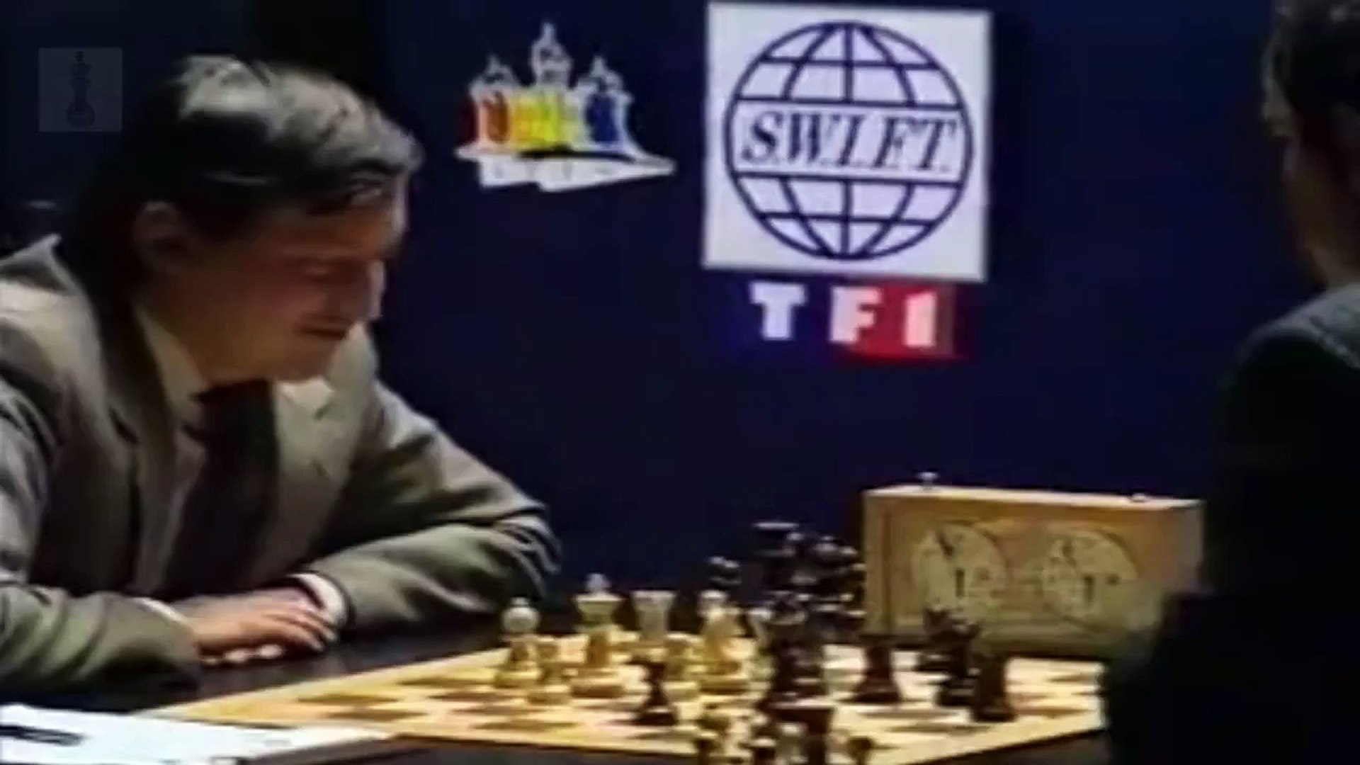 Amazing Chess Game: Garry Kasparov vs Anatoly Karpov - Linares