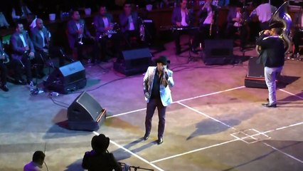 PALENQUE DE LA FERIA LEÓN 2014 POPURRI JULION ALVAREZ