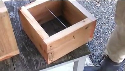 巣落ち防止棒の取り付け【日本蜜蜂の重箱式巣箱の作り方】