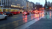 Wiener Straßenbahn Wiener Lokalbahn und Fiaker Trams in Vienna FOTO ウィーン名物の赤いトラムとフィアカー 写真付き