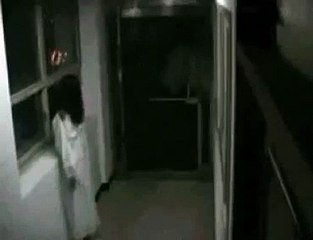 Japanese woman ghost prank on cam