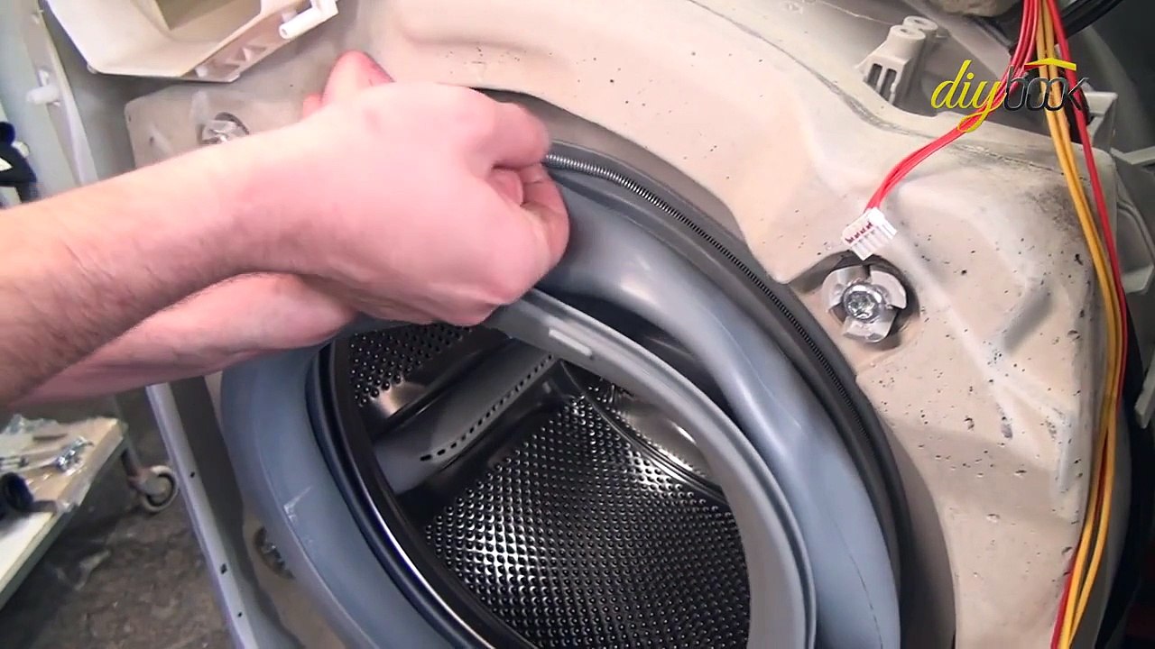 AEG Waschmaschine läuft aus - Türmanschette wechseln