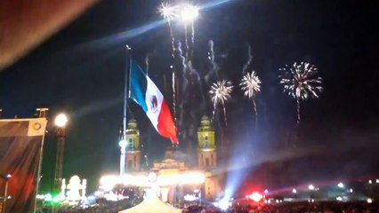 Download Video: GRITO DE INDEPENDENCIA  ZOCALO CIUDAD DE MEXICO 15 SEPTIEMBRE 2011 PIROTECNIA