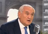 Jean-Pierre Raffarin soutient Manuel Valls sur le 49.3, avant de le tacler