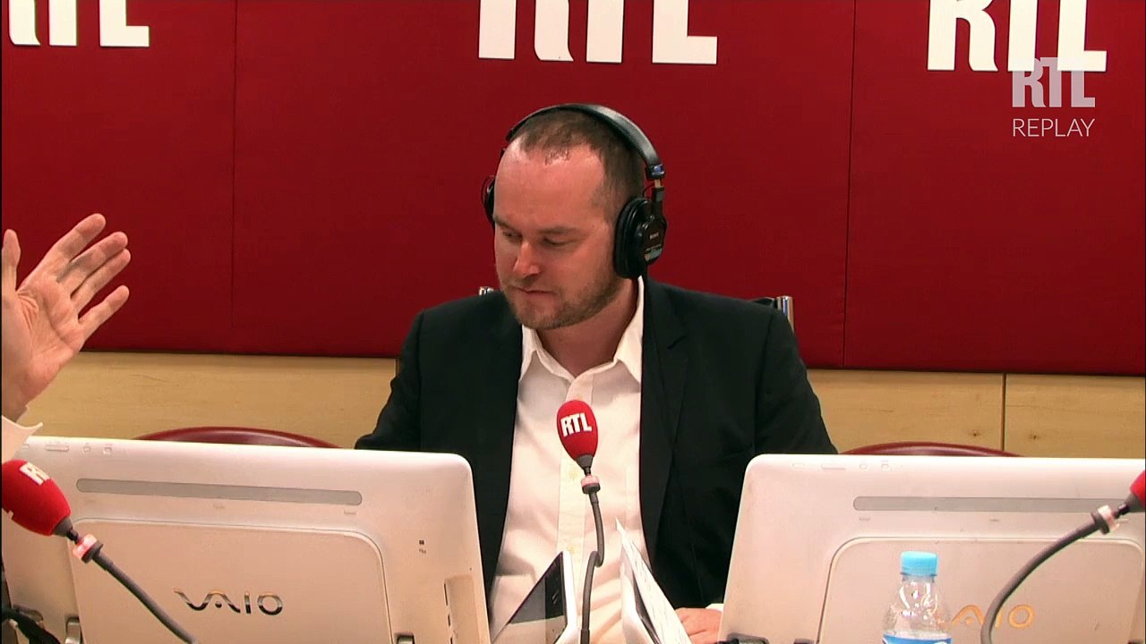 Bac 2015 : "Mention 'Je t'aime' pour chacun de vos enfants", lance Pascal Praud