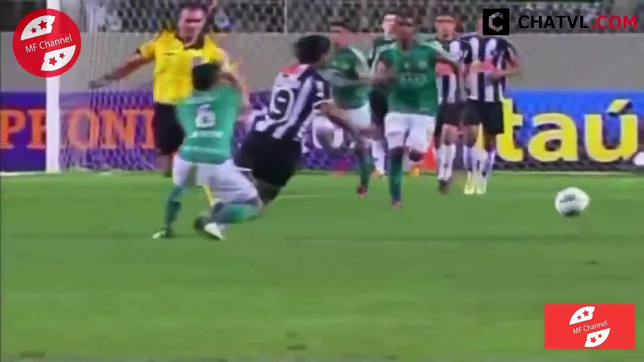Ronaldinho ● Top 10 Goals