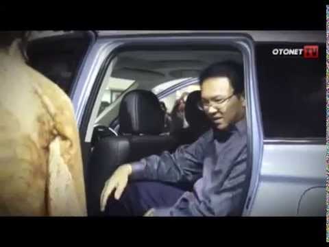 Setelah Membuka IIMS 2013, Wapres Boediono Berkunjung ke Beberapa Booth di IIMS 2013