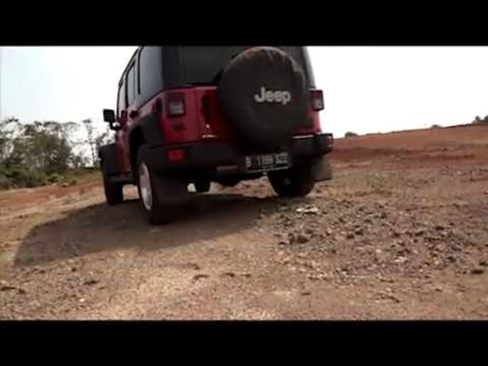 OTOMOTIFNET - Test Drive Jeep JK Wrangler CRD.mp4