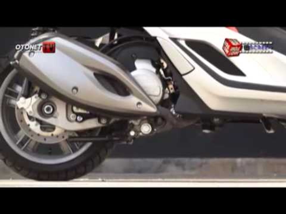 OTOMOTIFNET - Piaggio MP3 Yourban 125, Skuter Roda Tiga Yang Lincah
