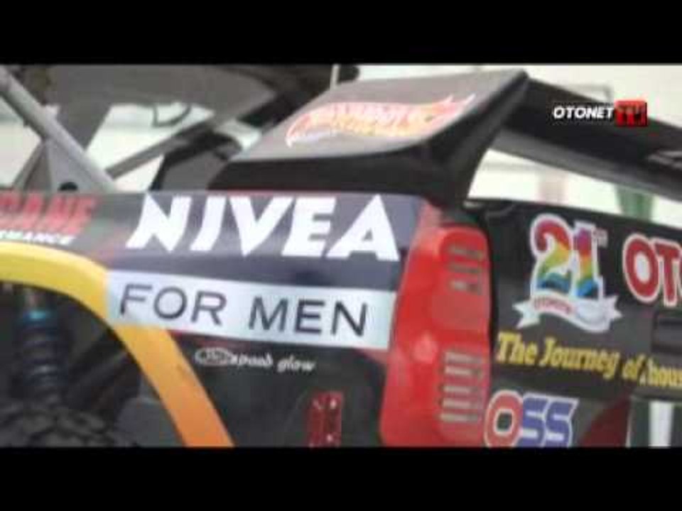 OTOMOTIFNET - Metamorfosis dan Aksi Dahsyat Gajah Monster