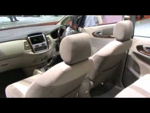 Otomotifnet - Peluncuran Grand New Kijang Innova di IIMS 2011.flv