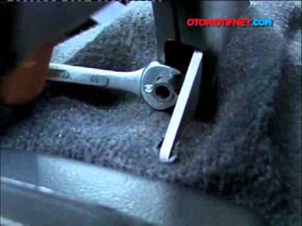 Otomotifnet - Tips Menyetel Rem Tangan