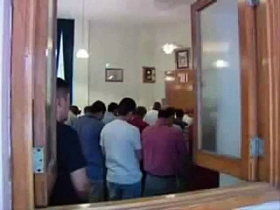 White Male and Female Americans convert to Islam