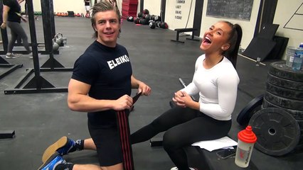 André Midtby gir Suzanne Svanevik sine første knebind 80x2 knehopp