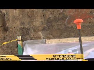 Aversa (CE) - Amianto abbandonato in centro: finalmente la messa in sicurezza (16.06.15)