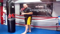 Instruccional de Muay Thai o Boxeo Tailandes: Como patear el Saco Banano (Nivel Básico)