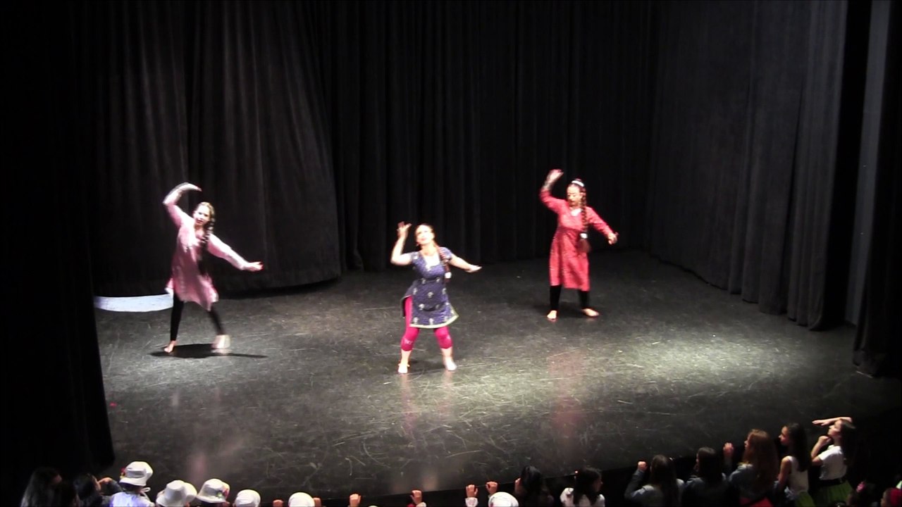 Bollywood - Festival Fin de Curso Las Zapatillas Rojas 2015