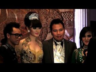 Zaskia Gotik Beli Cincin Tunangan dengan Uang Sendiri?