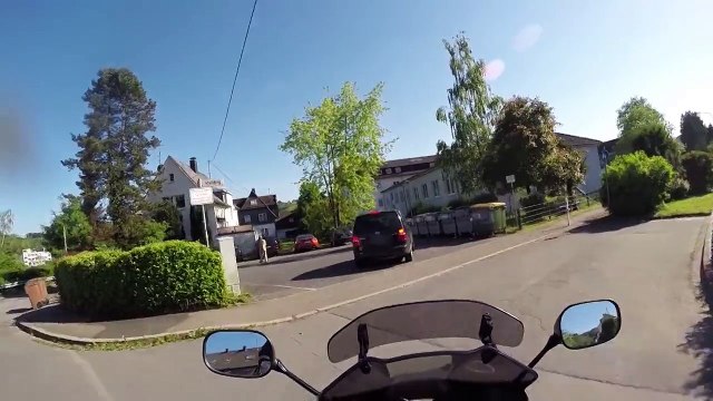 Un automobiliste responsable d'un accident rattrapé par un motard