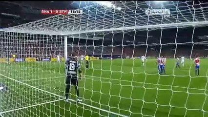 Tải video: Mesut Ozil free kick goal vs Athletico Madrid