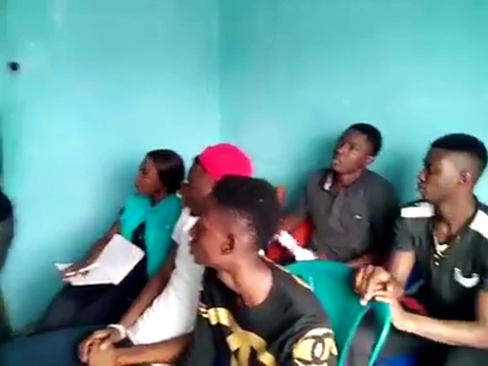 Girl's big bum distracts whole class during lecture - Naij, Pulse TV Uncut