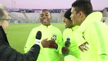 Robinho e Neymar comandam treino descontraído da Seleção