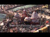 Pilgrims make their way to the banks of Ganges during Kumbh Mela