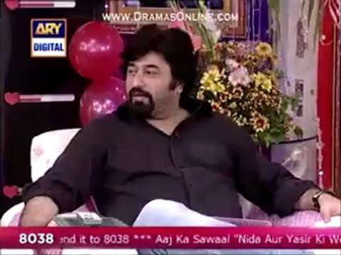 Yasir Nawaz Doing Mimicry of his Wife Nida Yasir in Live Show