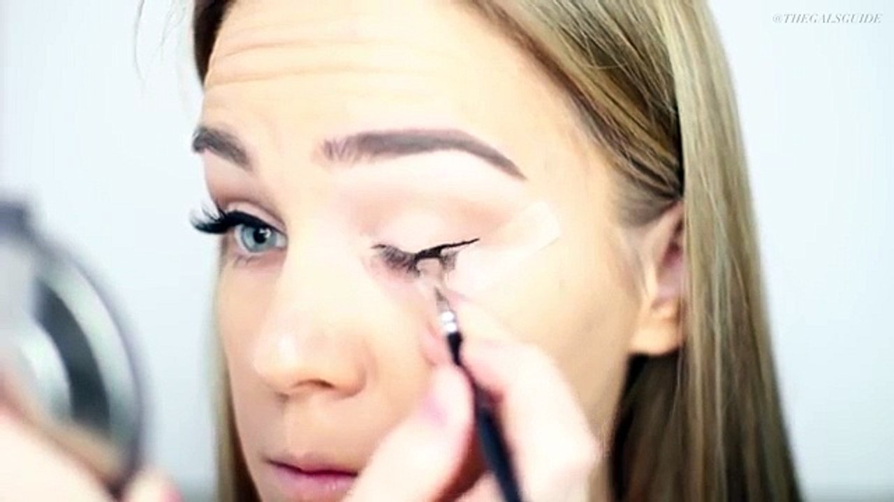 Taylor Swift makeup tutorial .
