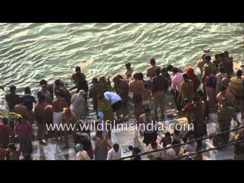 Pilgrims Take Holy Dip In Ganges - Kumbh Mela, Haridwar | India